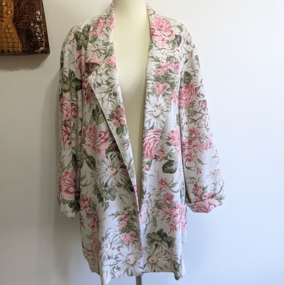Joanna Jackets & Blazers - Vintage Floral Blazer